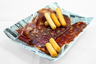 BACO XARCUTERIA: Assorted cold meat flower