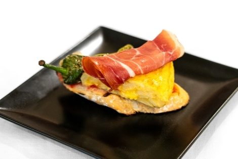 Potato omelette skewer with ham